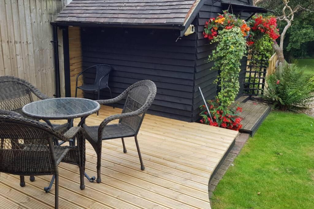 Riverside Lodge Pied A Terre Fordingbridge Esterno foto